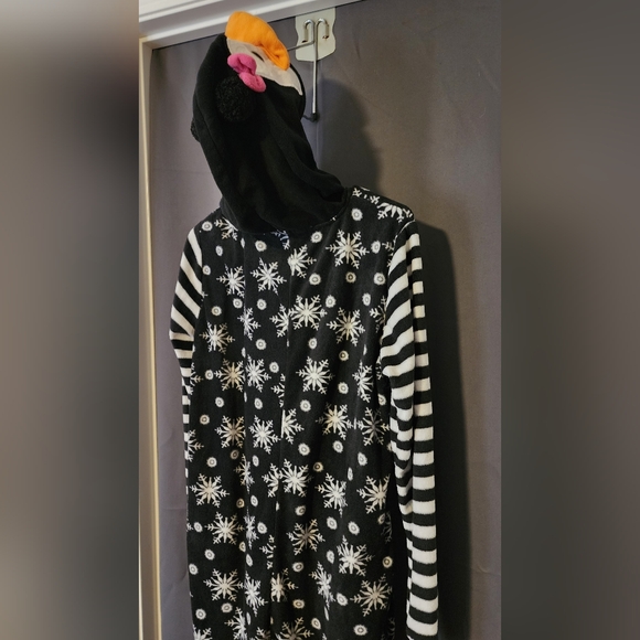 Winter Penguin Pajamas,Women's Medium Black And White Penguin Hooded Onesie PJ'S - Picture 8 of 10